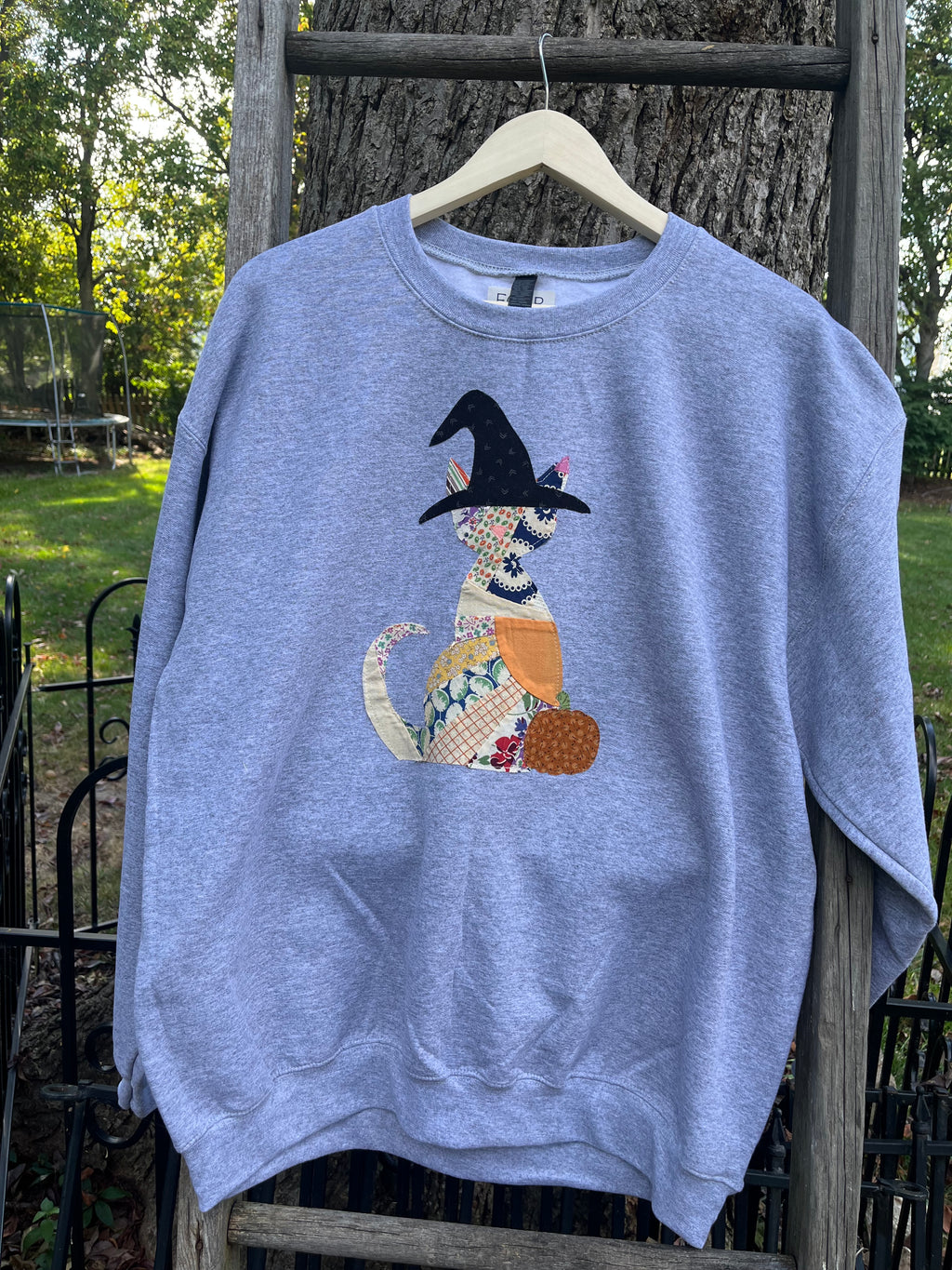 Witchy Vintage Quilt Cat Sweatshirt M,L,XL