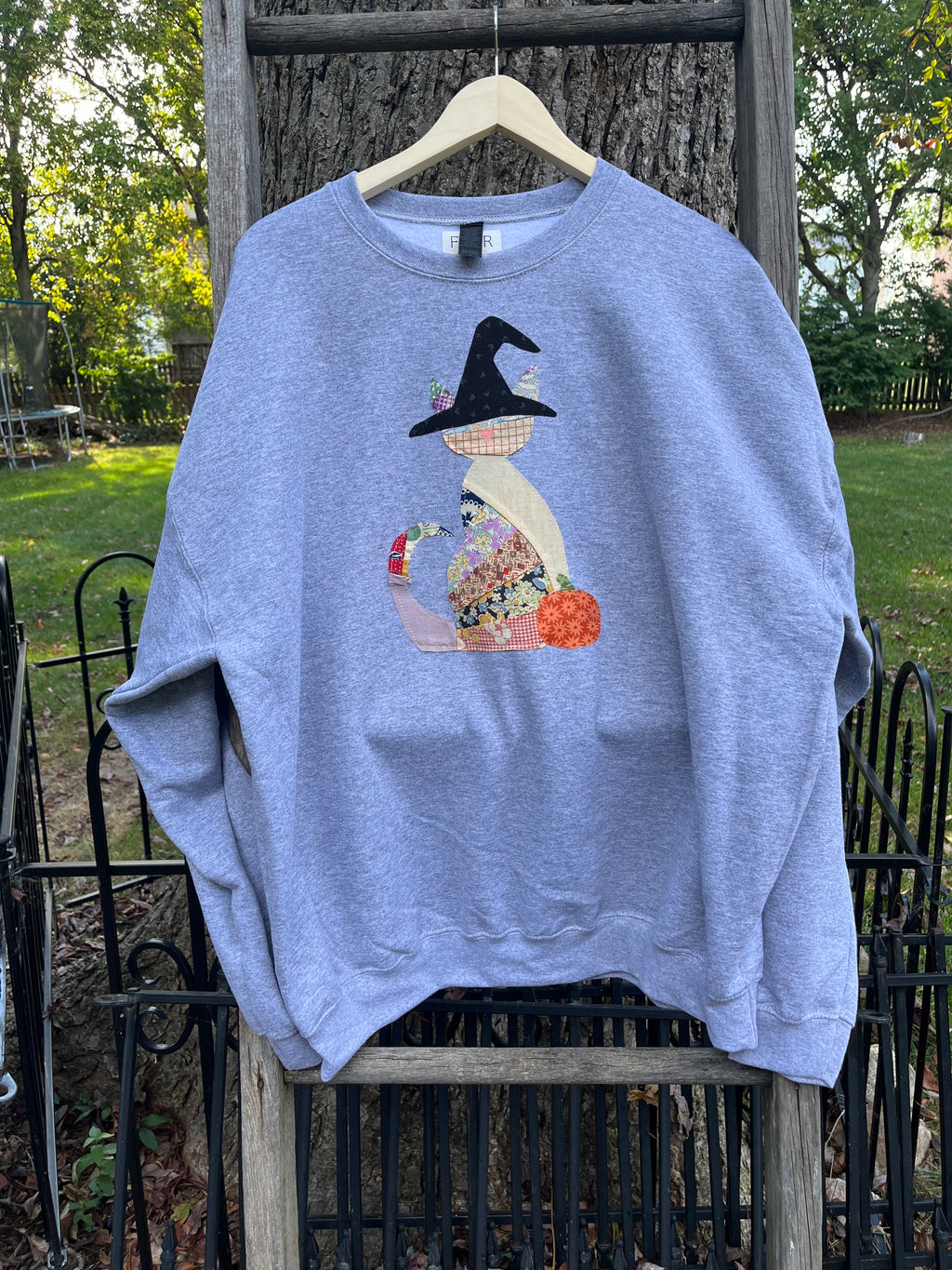 Witchy Vintage Quilt Cat Sweatshirt M,L,XL