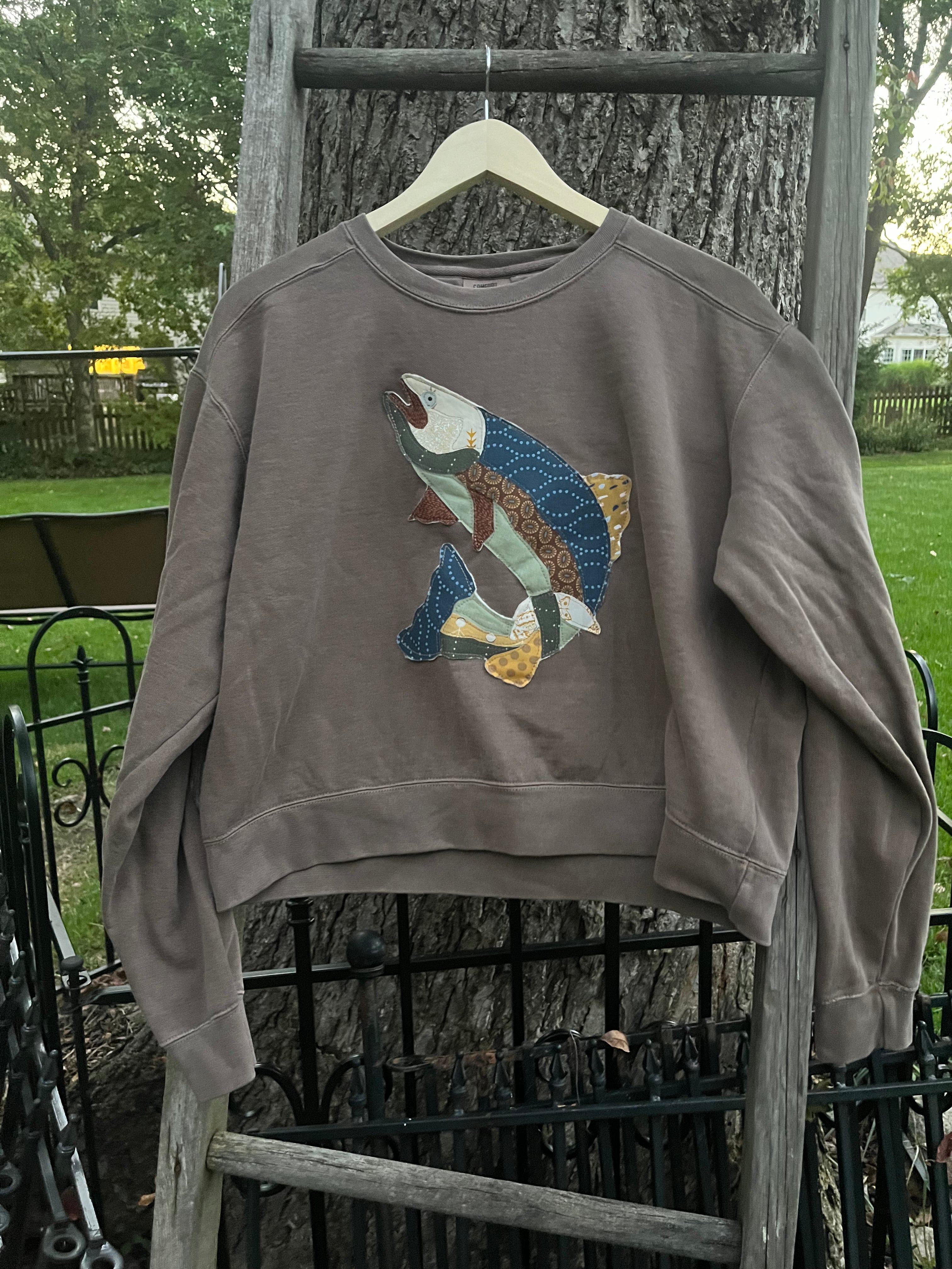 Cropped Comfort Colors Fish