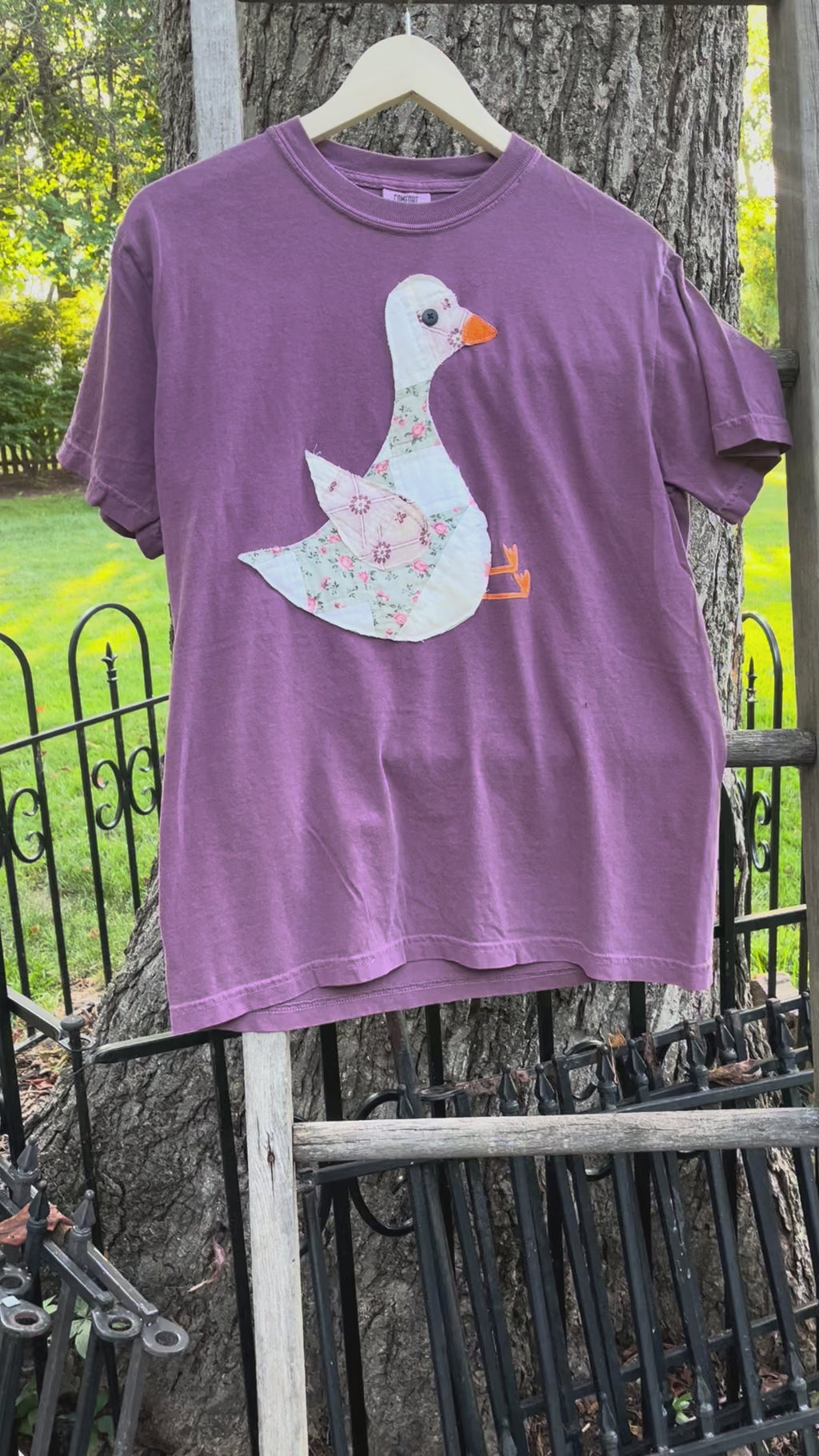 Medium Goose tee